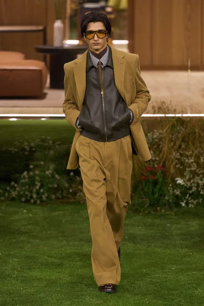 Look 31